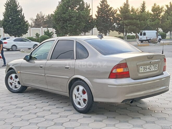 Opel Vectra 1999, 140,000 km - 1.6 l - Sumqayıt