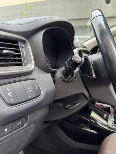Kia Sorento-14