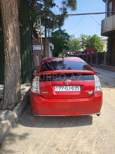 Toyota Prius-4