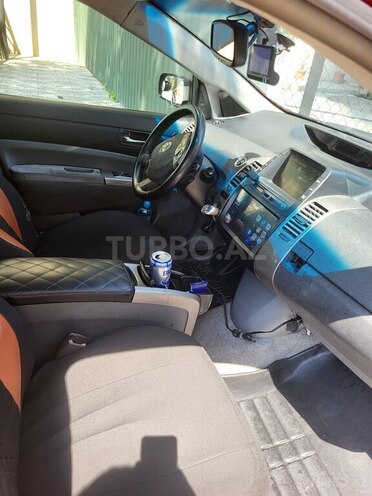 Toyota Prius-7