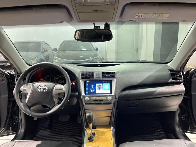 Toyota Camry-12