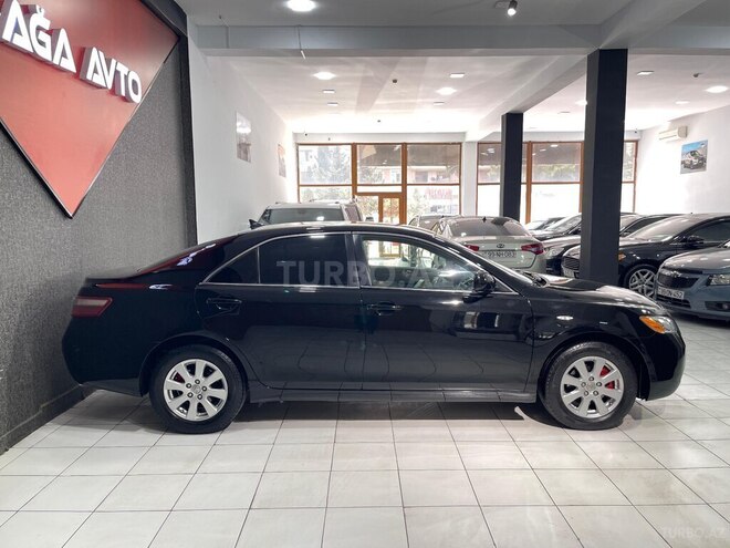 Toyota Camry-13