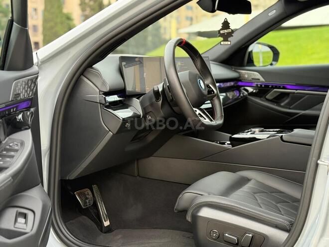 BMW i5 2024, 3,000 km - 0.0 l - Bakı