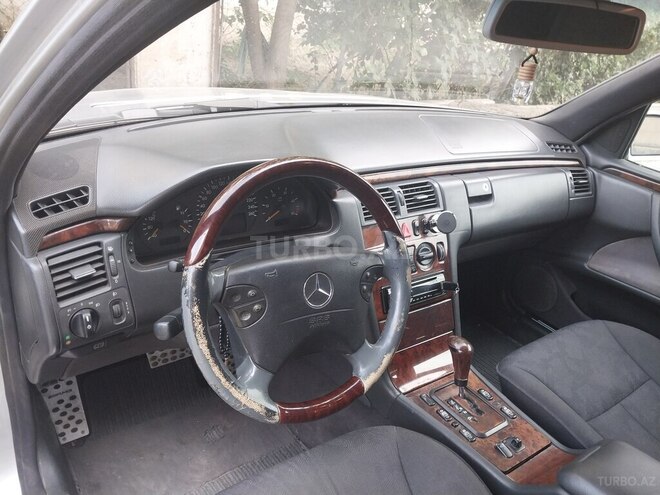 Mercedes E 220 d 2000, 546,824 km - 2.2 l - Sumqayıt