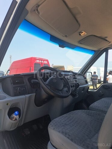 Ford Transit-10