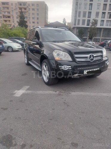 Mercedes GL 550-1