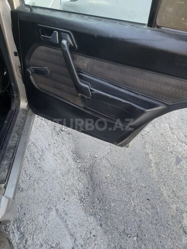 Mercedes 190 1988, 286,000 km - 2.0 л - Bakı