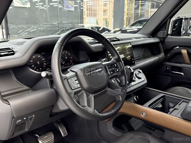 Land Rover Defender-8