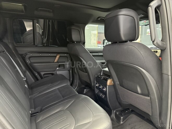 Land Rover Defender-15