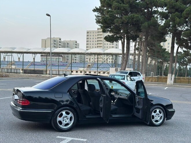 Mercedes E 240 2001, 345,546 km - 2.4 л - Sumqayıt