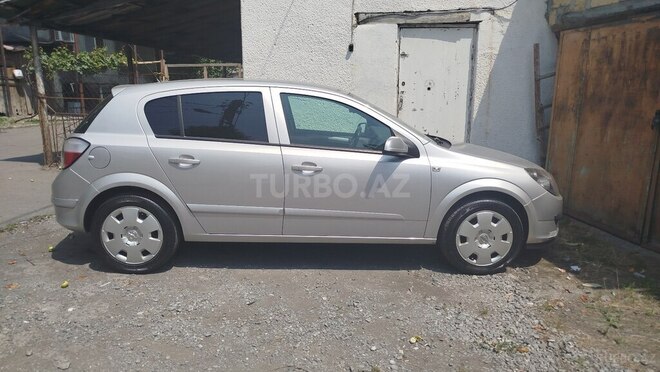 Opel Astra 2006, 180,000 km - 1.4 l - Şəki