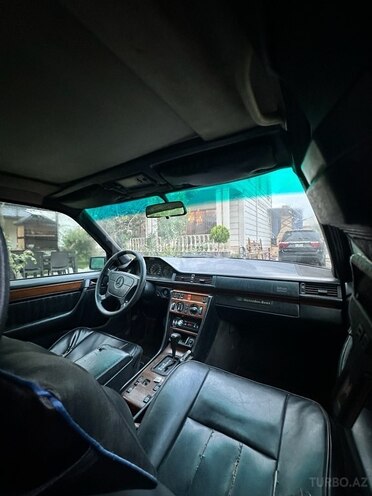 Mercedes E 280 1994, 364,532 km - 2.8 l - Bakı