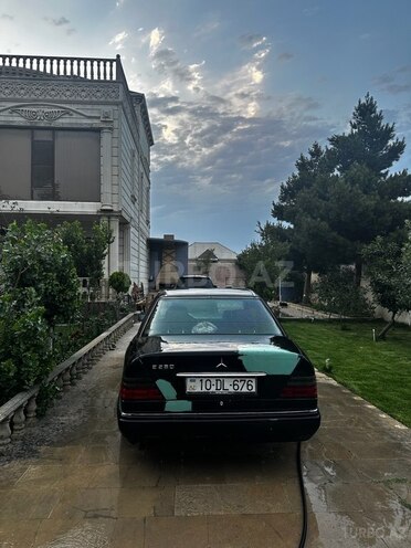 Mercedes E 280 1994, 364,532 km - 2.8 l - Bakı