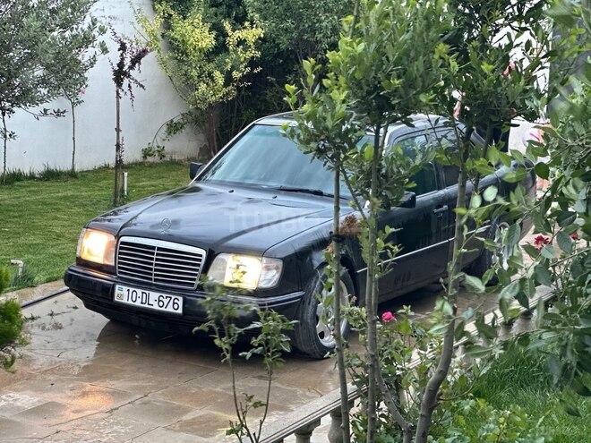 Mercedes E 280 1994, 364,532 km - 2.8 l - Bakı