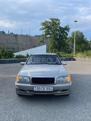 Mercedes C 180 1998, 413,000 km - 2.0 l - Quba