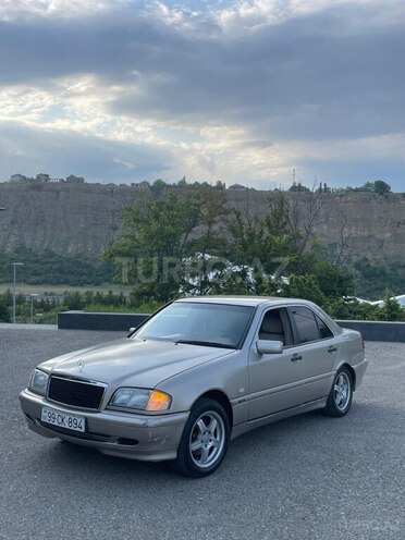 Mercedes C 180 1998, 413,000 km - 2.0 l - Quba