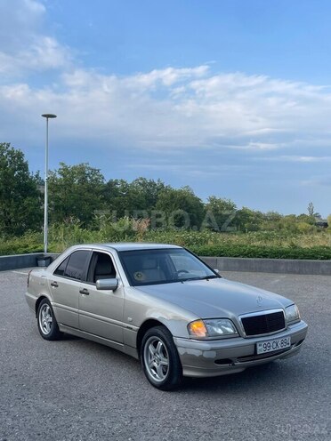 Mercedes C 180 1998, 413,000 km - 2.0 l - Quba