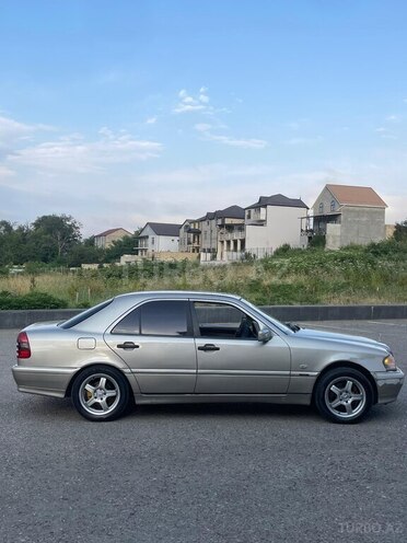 Mercedes C 180 1998, 413,000 km - 2.0 l - Quba