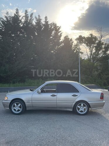 Mercedes C 180 1998, 413,000 km - 2.0 l - Quba