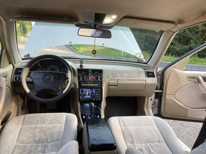 Mercedes C 180 1998, 413,000 km - 2.0 l - Quba