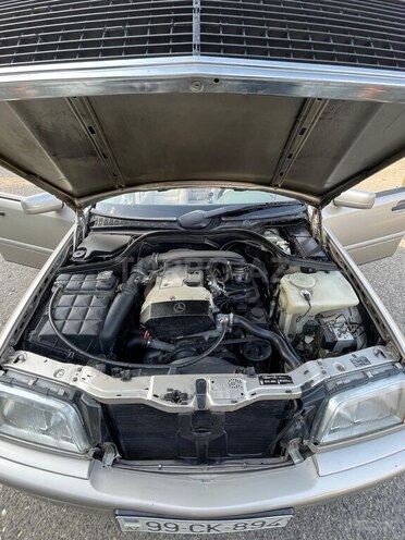 Mercedes C 180 1998, 413,000 km - 2.0 l - Quba