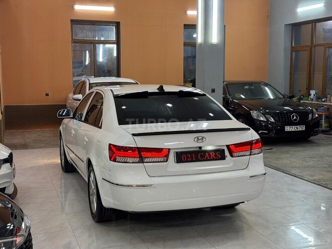 Hyundai Sonata-16