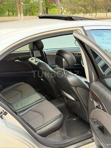 Mercedes E 240 2005, 385,000 km - 2.6 l - Şirvan
