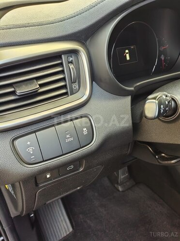 Kia Sorento-14