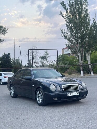 Mercedes E 240 1998, 306,000 km - 2.4 l - Sumqayıt