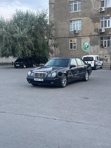 Mercedes E 240 1998, 306,000 km - 2.4 l - Sumqayıt
