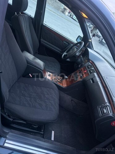 Mercedes E 240 1998, 306,000 km - 2.4 l - Sumqayıt