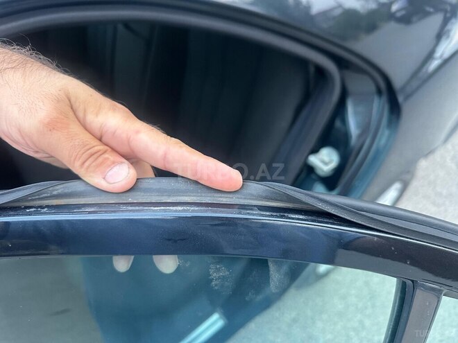 Mercedes E 240 1998, 306,000 km - 2.4 l - Sumqayıt