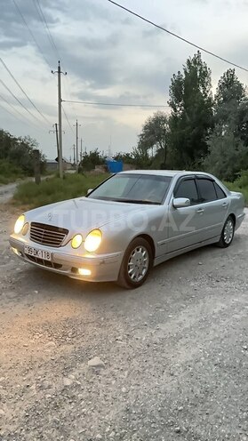 Mercedes E 220 d 2001, 387,682 km - 2.2 l - Kürdəmir