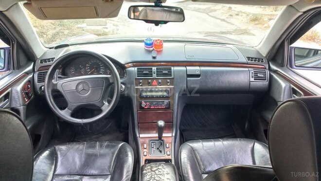 Mercedes E 200 1996, 320,000 km - 2.0 l - Bakı