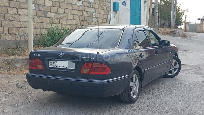 Mercedes E 200 1996, 320,000 km - 2.0 l - Bakı