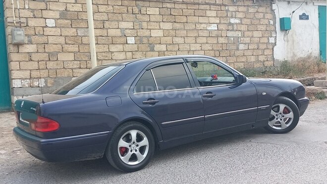 Mercedes E 200 1996, 320,000 km - 2.0 l - Bakı