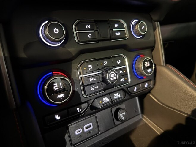 Chevrolet Tahoe-17