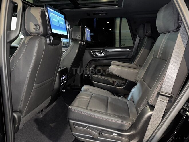 Chevrolet Tahoe-12