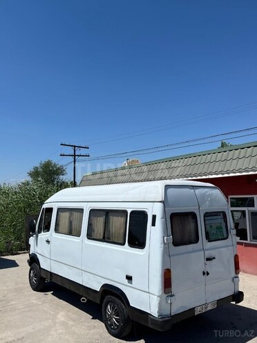 Mercedes 208 D 1991, 500,000 km - 2.9 l - Sabirabad