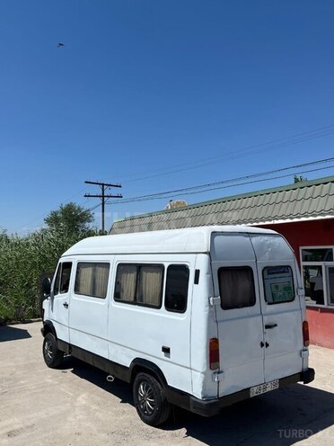 Mercedes 208 D 1991, 500,000 km - 2.9 l - Sabirabad