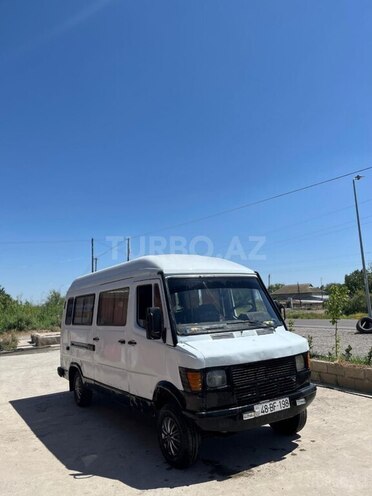 Mercedes 208 D 1991, 500,000 km - 2.9 l - Sabirabad
