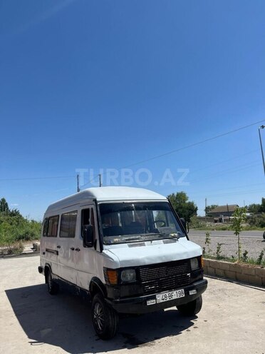 Mercedes 208 D 1991, 500,000 km - 2.9 l - Sabirabad