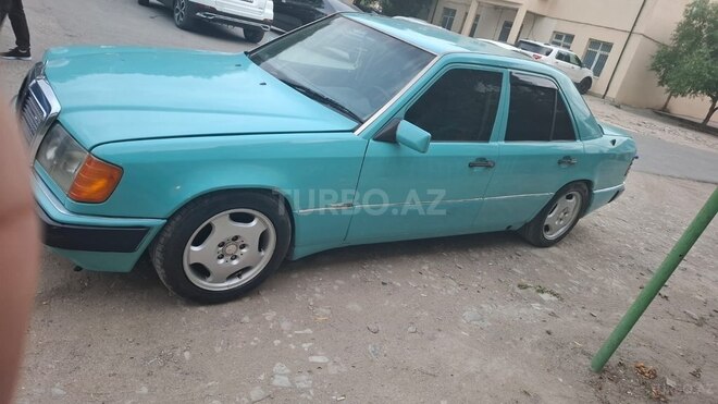 Mercedes E 260 1985, 280,000 km - 2.6 l - Sumqayıt