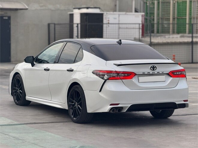 Toyota Camry-8