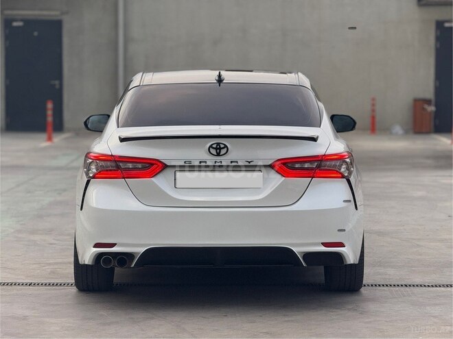 Toyota Camry-7