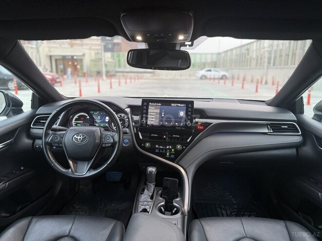 Toyota Camry-5