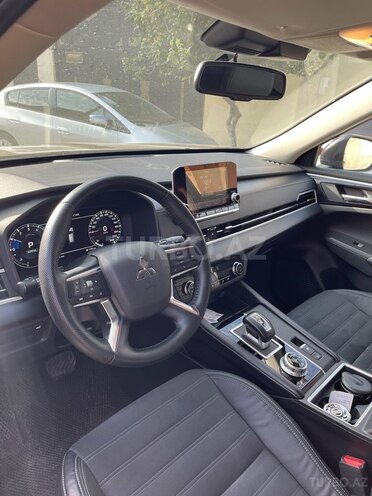 Mitsubishi Outlander 2023, 49,000 km - 2.4 л - Bakı