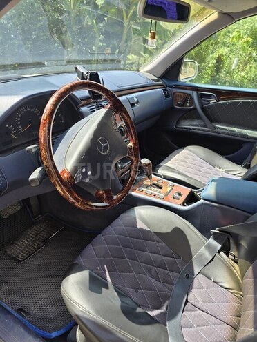 Mercedes E 320 2000, 500,000 km - 3.2 l - Lerik