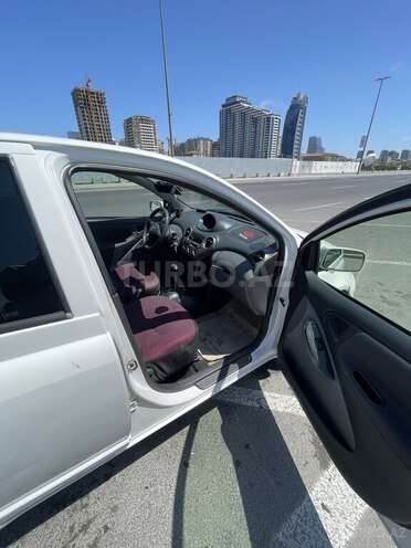 Toyota Vitz 2002, 200,000 km - 1.3 l - Bakı