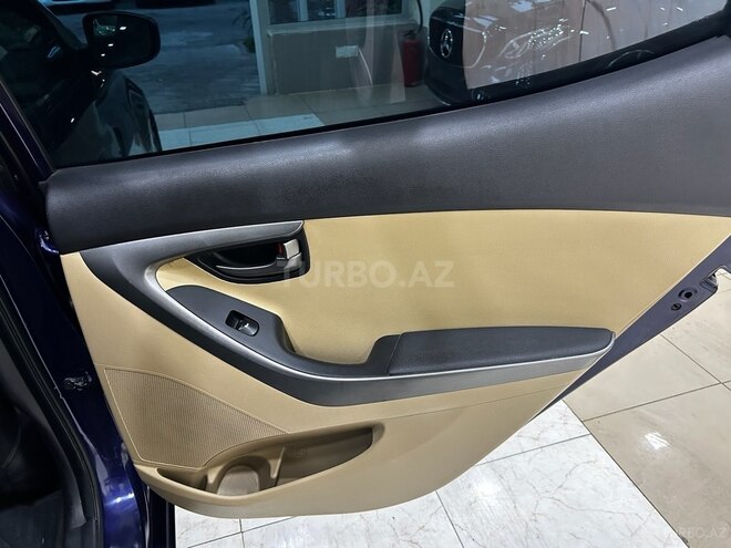 Hyundai Elantra 2013, 236,574 km - 1.8 л - Mingəçevir